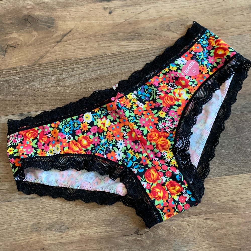 VS PINK Vintage Floral Lace Trim Hipster Panty
